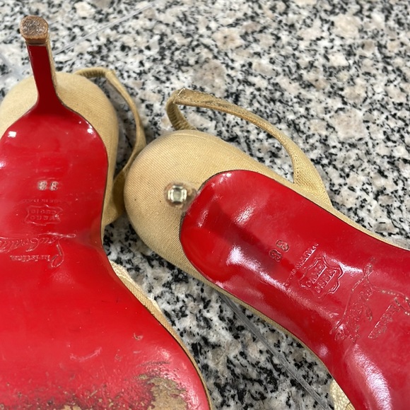 Need a little live but adorable simple yet classy short heels. - Picture 3 of 4